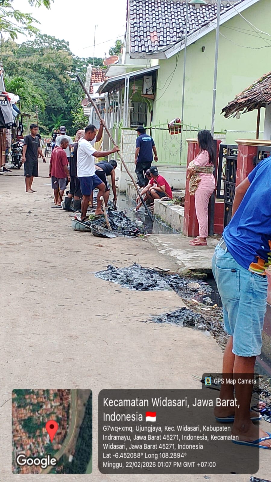 kerja bakti di Gang Walet