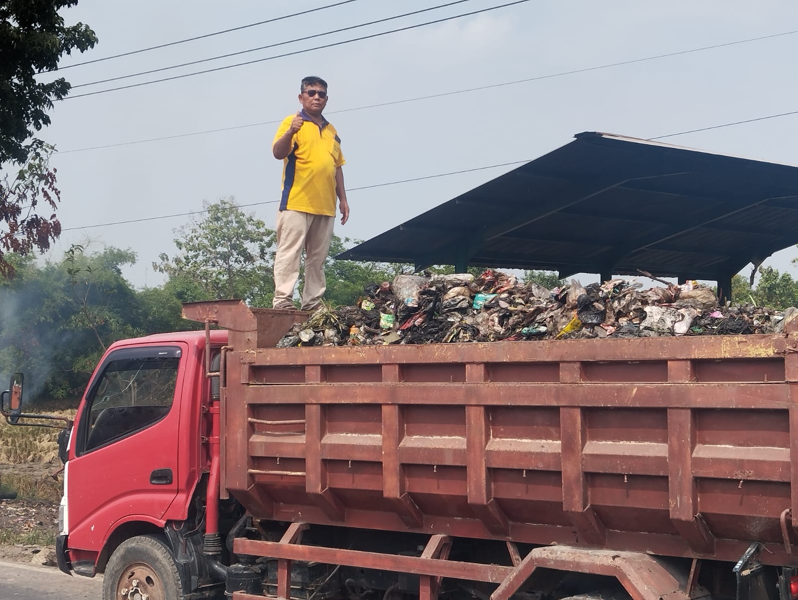 pembersihan Sampah di Jalan Baru